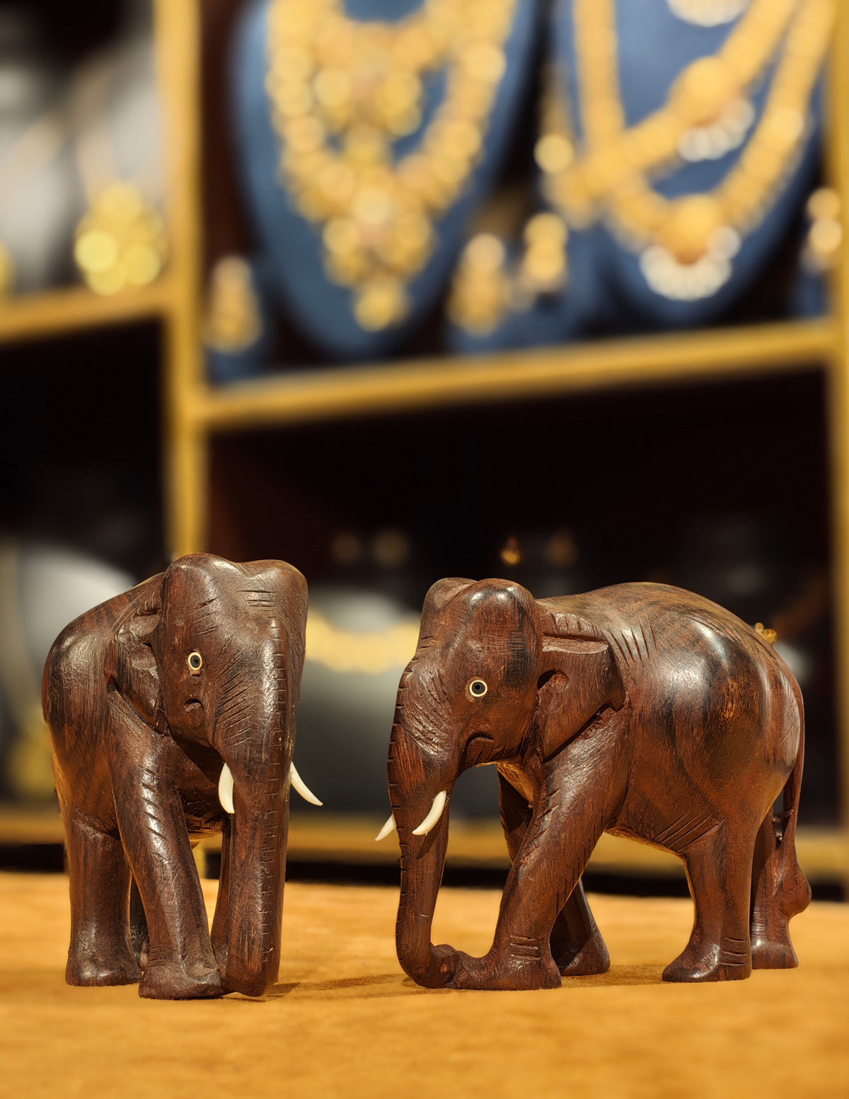Hand-Carved Wooden Elephant Statue – Natural Rosewood Tabletop Figurine