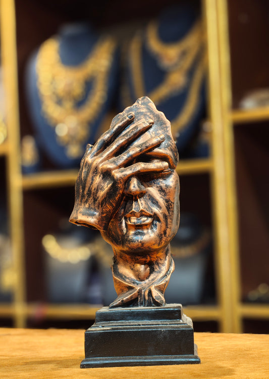 Nordic Abstract Face & Hand Sculpture – Antique Bronze Thinker Statue for Tabletop Decor