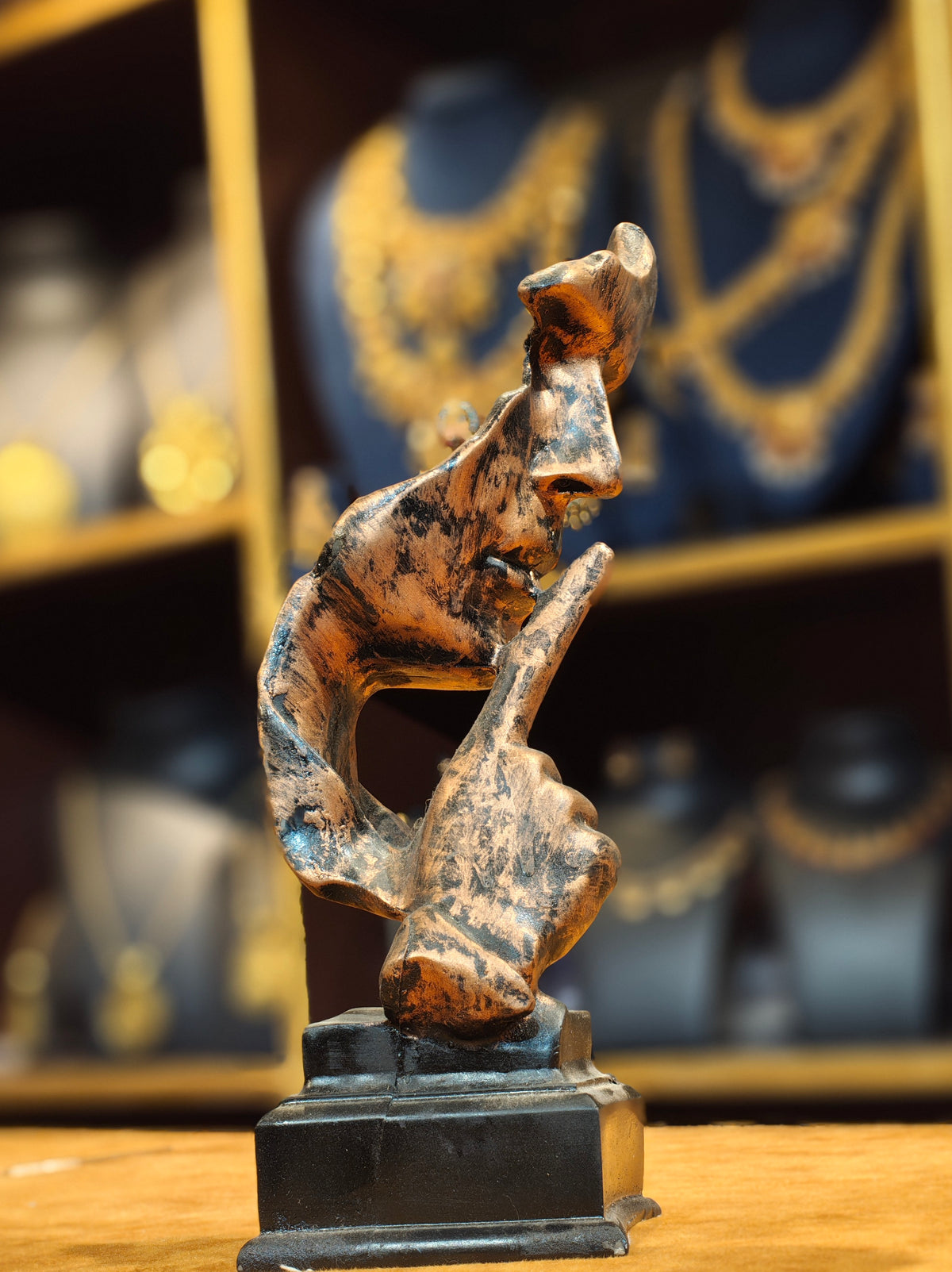 Modern Silence Is Golden Statue – Abstract Face with Finger on Lips Thinker Sculpture