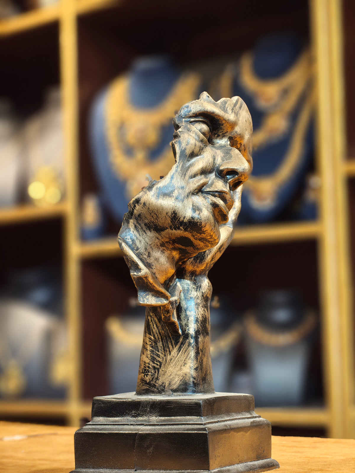 Modern Abstract Thinker Statue – Head Resting on Hand Contemplation Sculpture