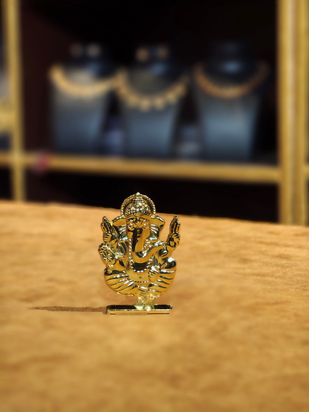Divine Art Gold-Plated Sitting Ganesha Idol – Compact Car Dashboard & Mandir Vinayagar Statue