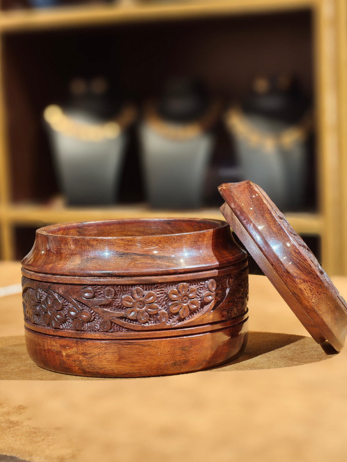 Handcrafted Sheesham Wood Floral Carved Round Trinket Box – Traditional Indian Wooden Sindoor & Jewelry Keepsake Pot with Lid